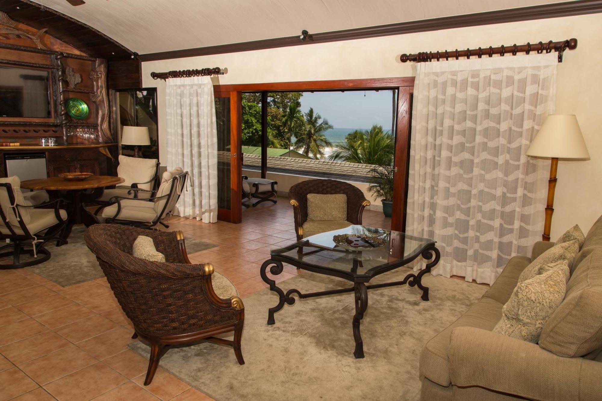 Club Del Mar Oceanfront Hotel Jacó