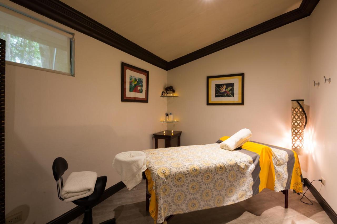 Hotel Club Del Mar Oceanfront