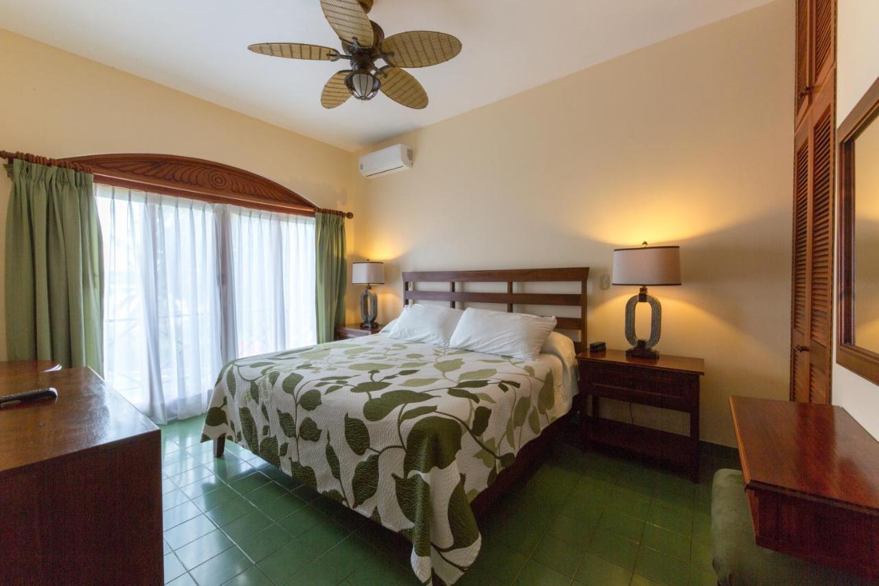 Club Del Mar Oceanfront 4*